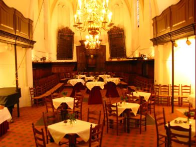 Foto's van diners en recepties in de Waalse Kerk Breda