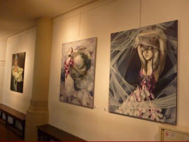 Foto's van exposities in de Waalse Kerk Breda