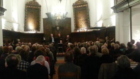 Foto's van huwelijken in de Waalse Kerk Breda